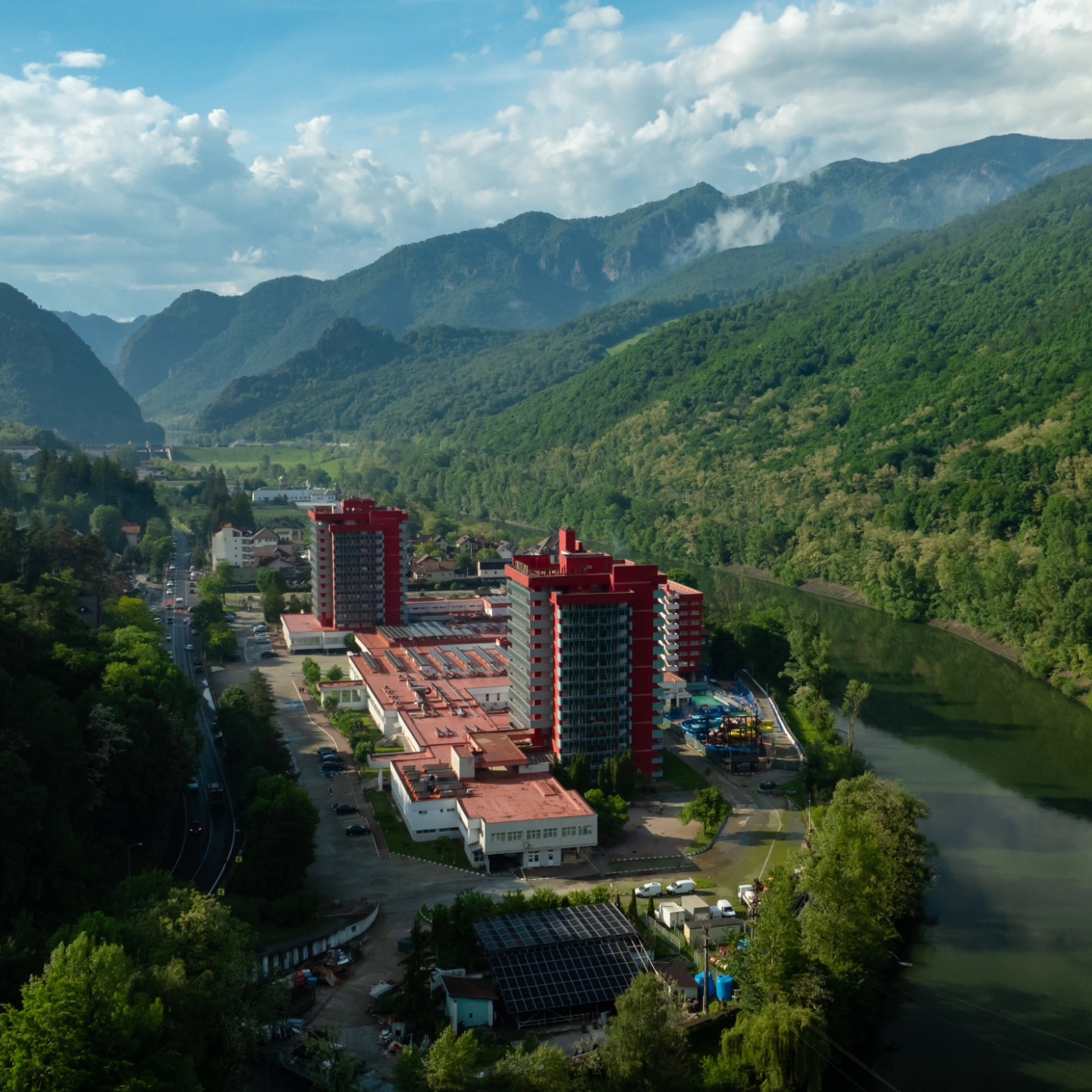 Ghid complet al tratamentelor balneare din Calimanesti-Caciulata – Afecțiuni tratate, proceduri și hoteluri recomandate